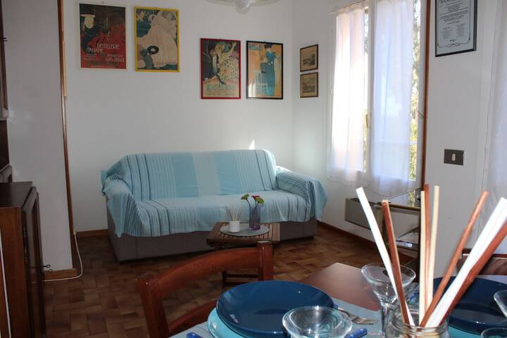 Room 11 of 27