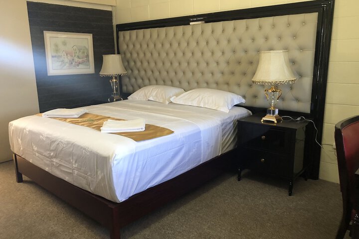 Room 30 of 80