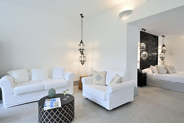 Room 5 of 37