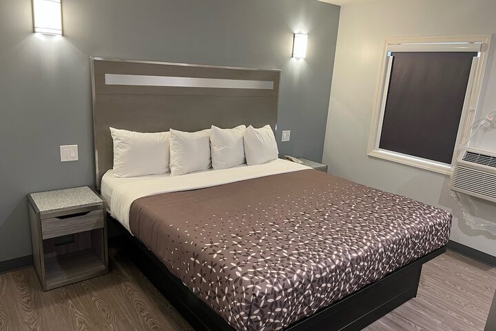 Single King Size Bed (7 of 10)