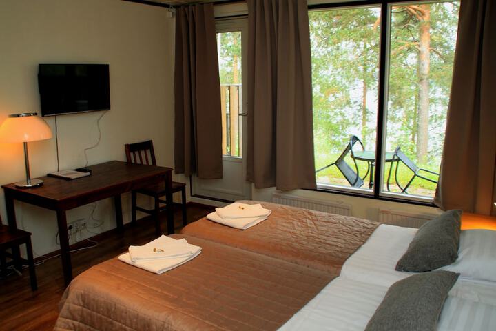 Room 28 of 100
