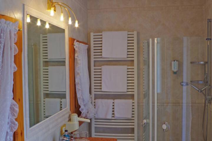 Room 27 of 58