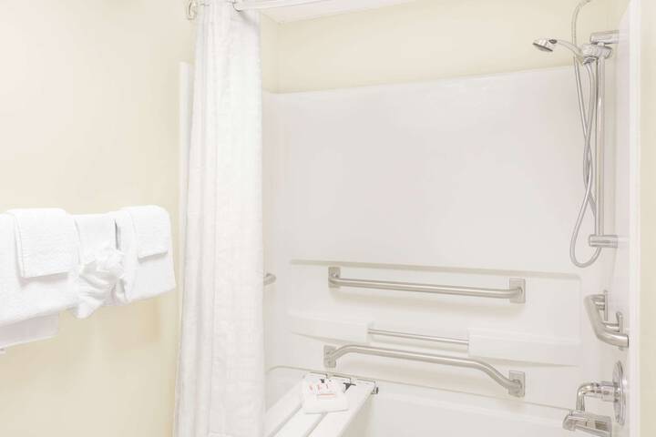 1 Queen Bed Mobility Accessible (2 of 12)