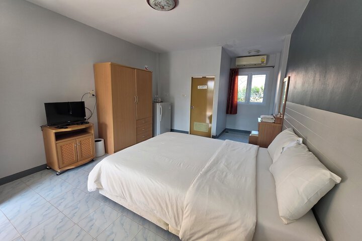 Room 9 of 27
