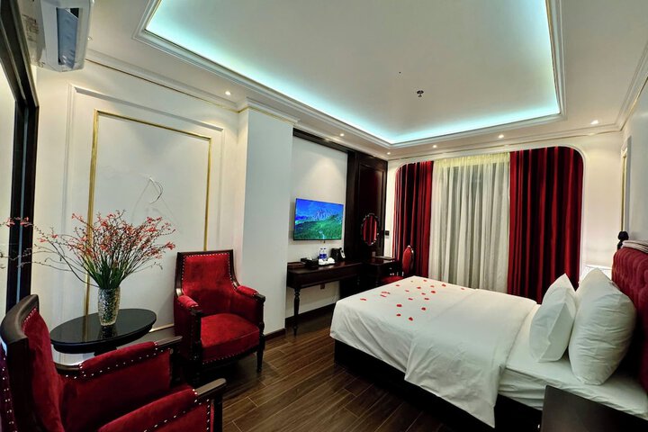 Room 6 of 165