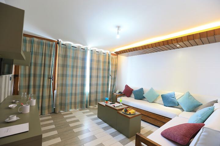 Room 17 of 28