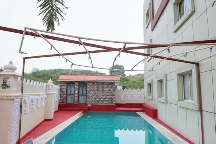 Pool 43 of 64