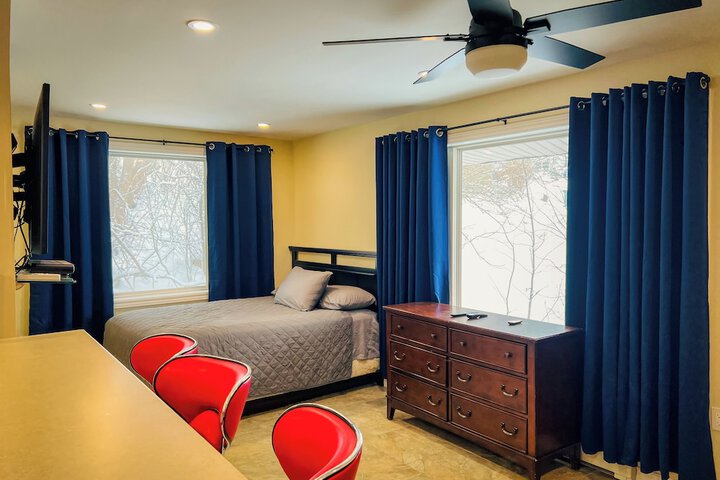 Room 8 of 19
