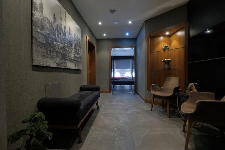 Room 7 of 60