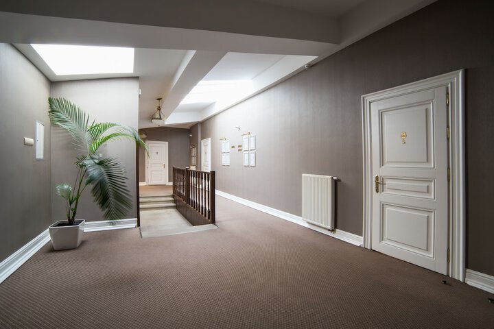 Ballroom/Hall 89 of 99