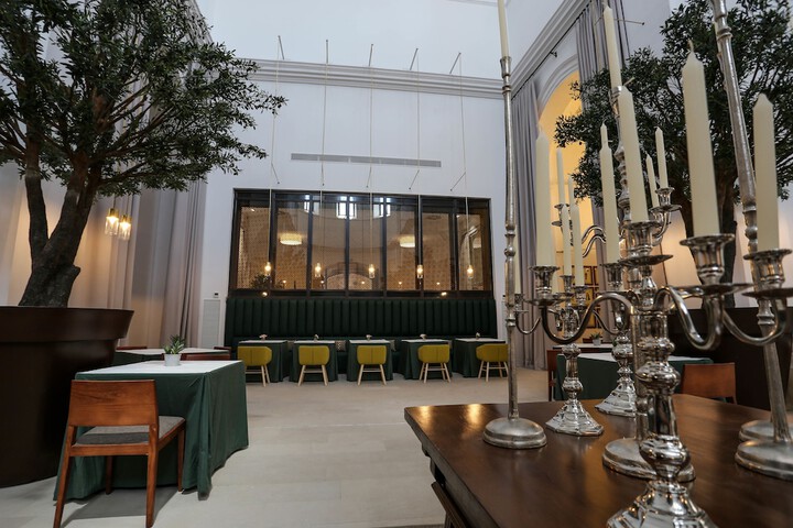 Dining 45 of 106