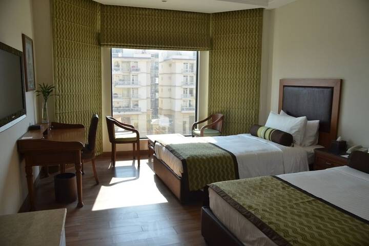 Room 4 of 30