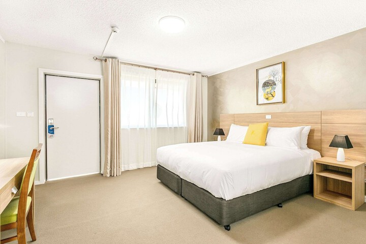Room 8 of 44