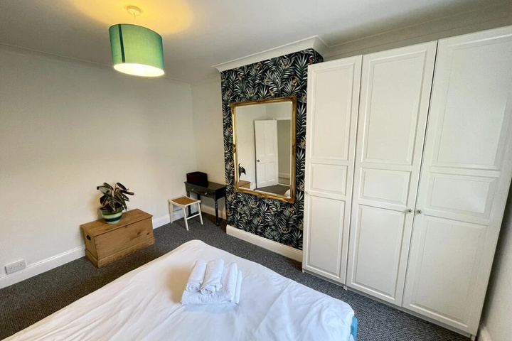 Room 6 of 21