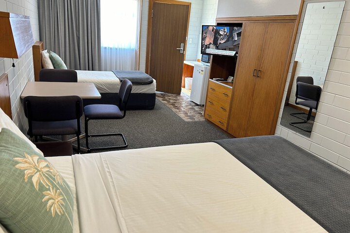 Room 25 of 65