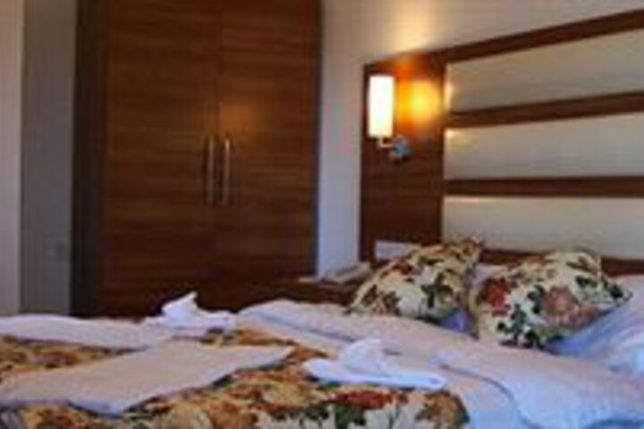 Room 14 of 30