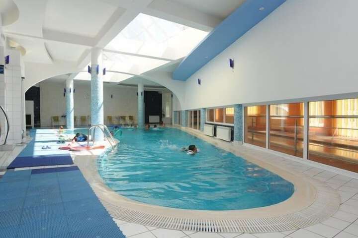 Pools & Facilities