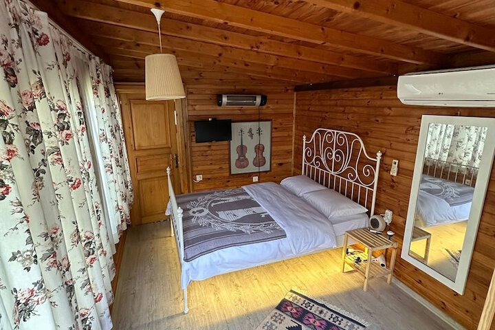 Room 25 of 34