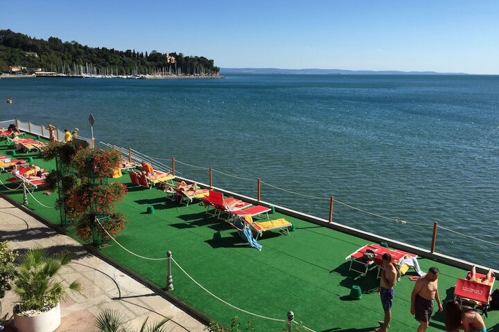 Sundeck 51 of 60