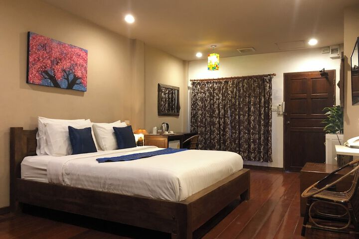 Room 12 of 20