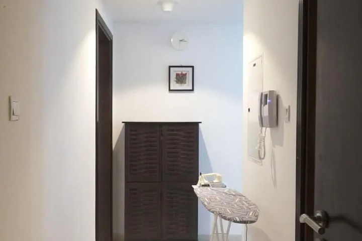 Room 8 of 11
