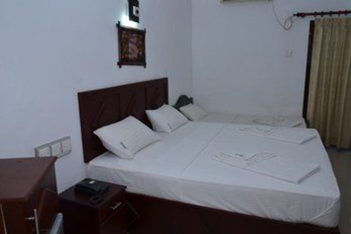 Room 8 of 17
