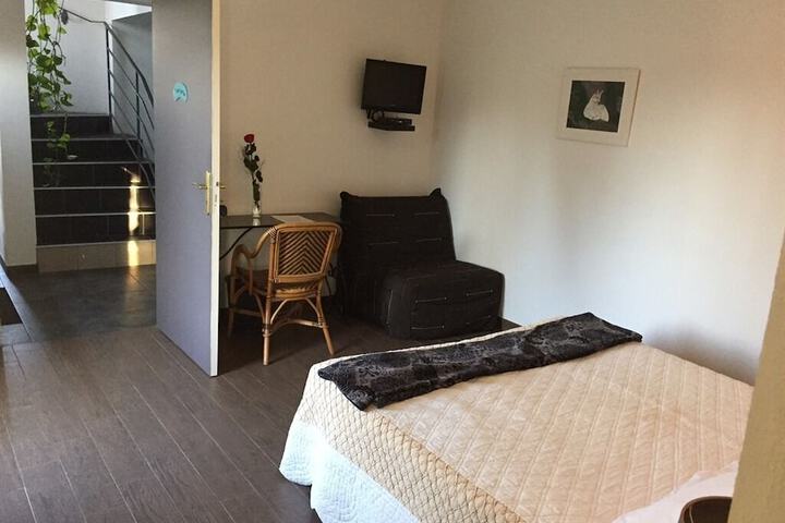 Room 10 of 47