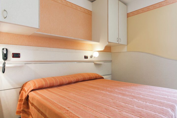 Room 2 of 48