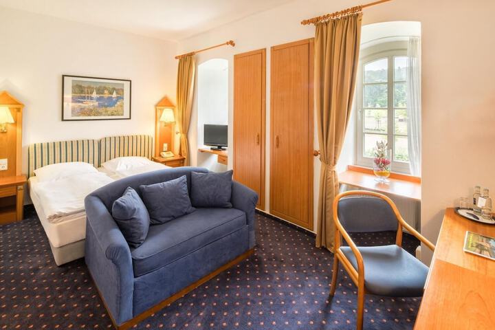 Room 9 of 29