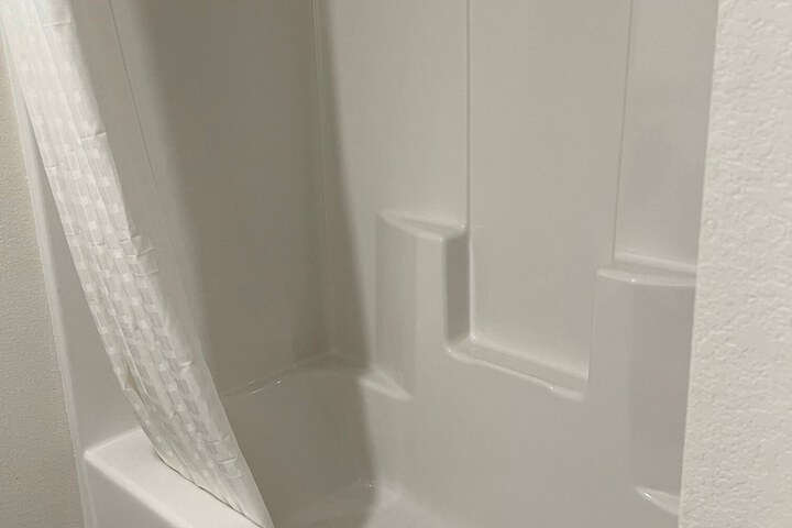 Room 16 of 34