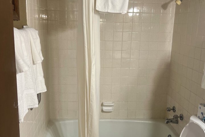 Room 125 of 180