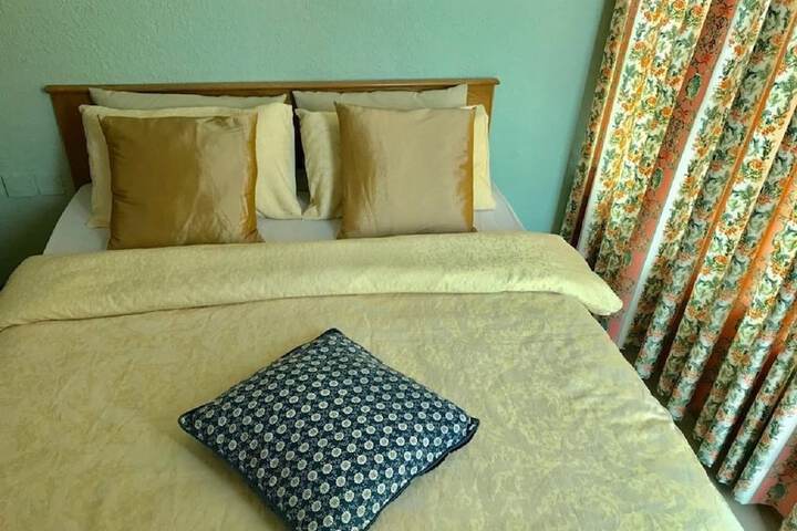 Room 9 of 36