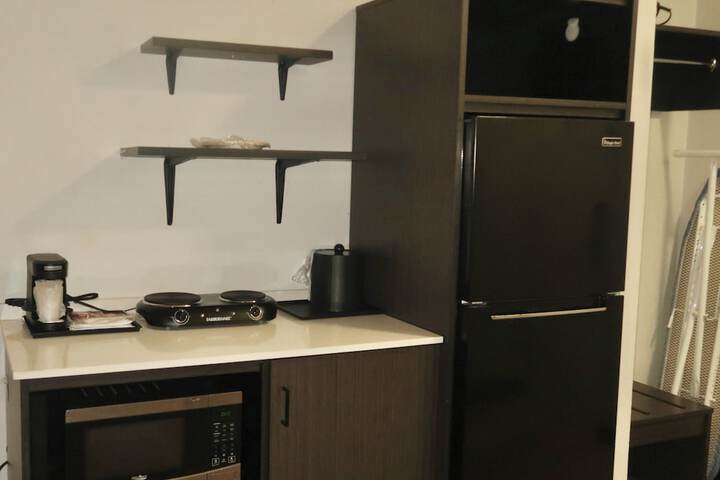 1 King Bed Kitchen (10 of 14)