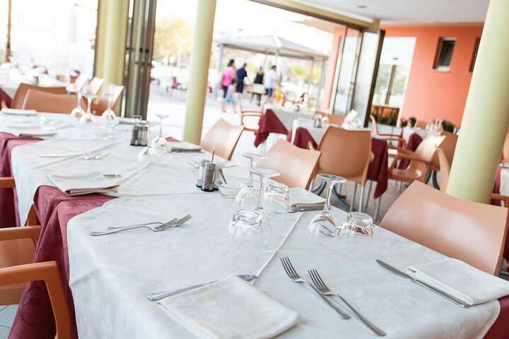 Dining 11 of 17