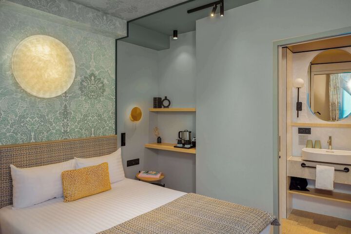 Room 26 of 67