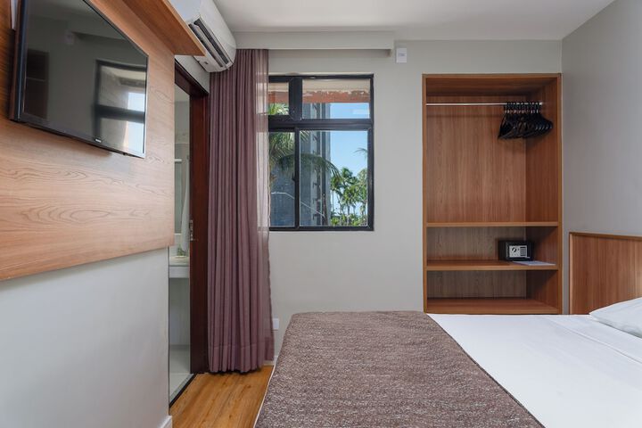 Room 4 of 20
