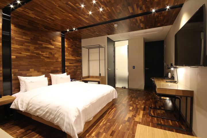 Room 7 of 59