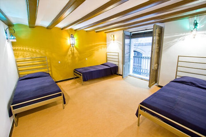 Room 9 of 29