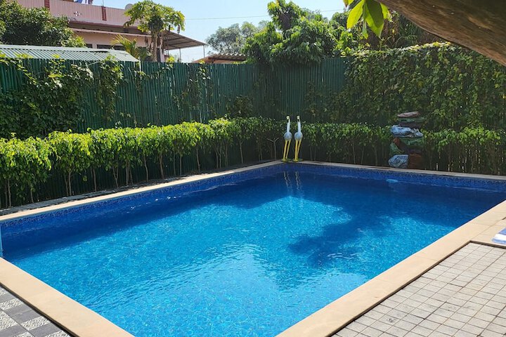 Pool 15 of 35