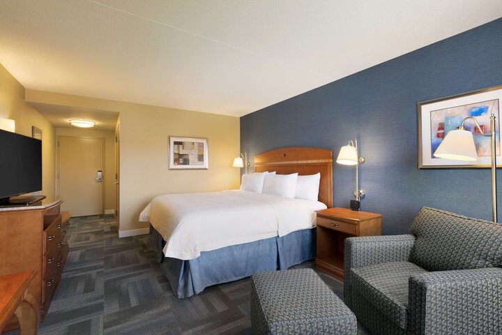 1 King Bed (8 of 8)