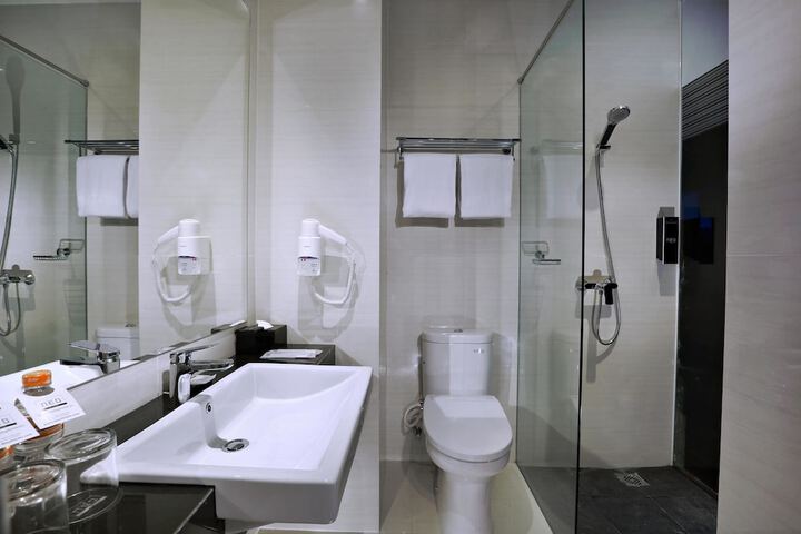 Room 8 of 29