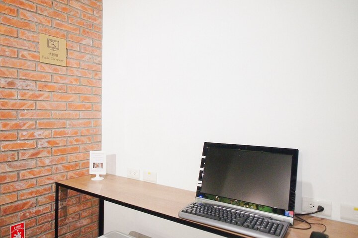 Business Center 86 of 92