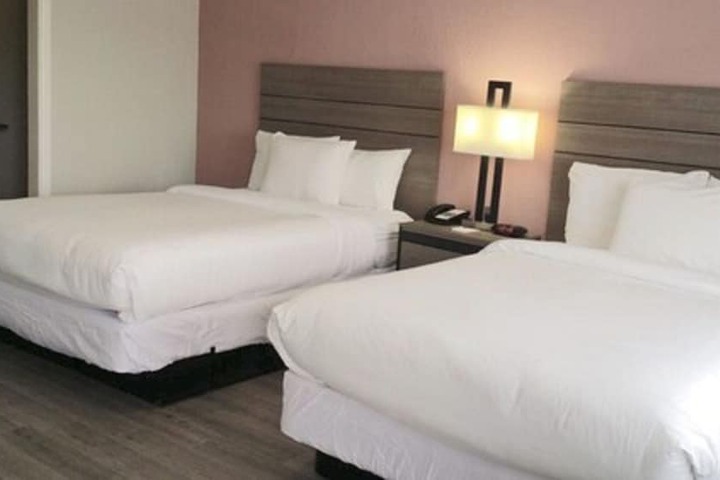 Room 8 of 28