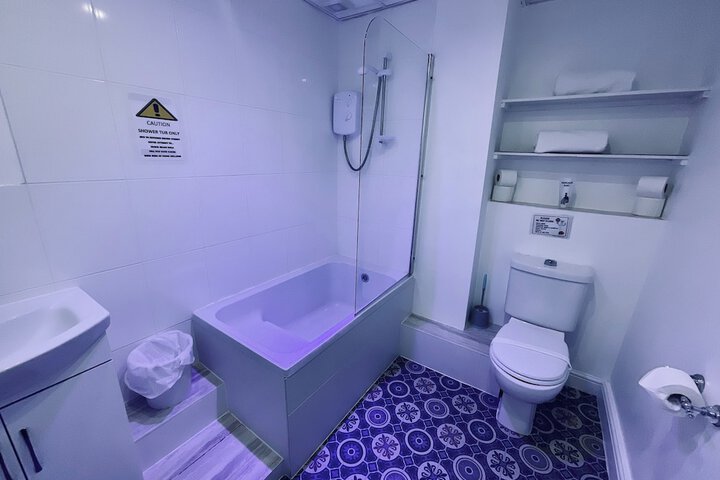 Room 53 of 131