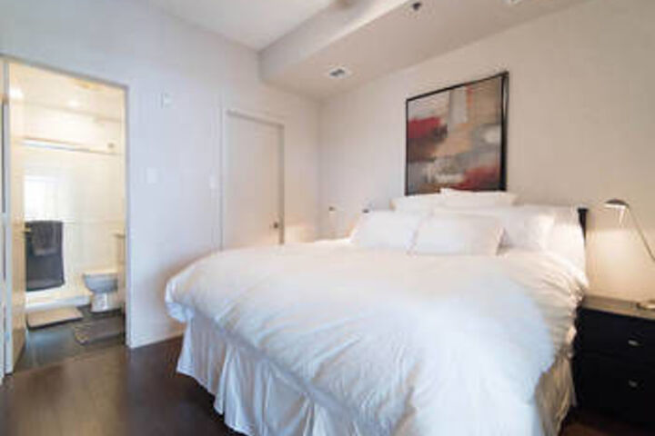 Room 6 of 14