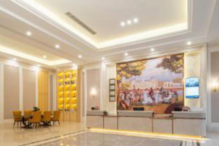 Vienna Hotel (Panzhou Donghu Park)