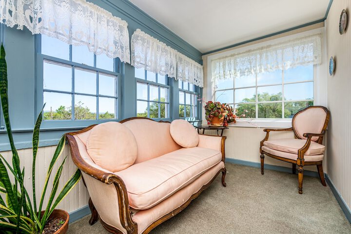 1 Queen Bed (7 of 35)