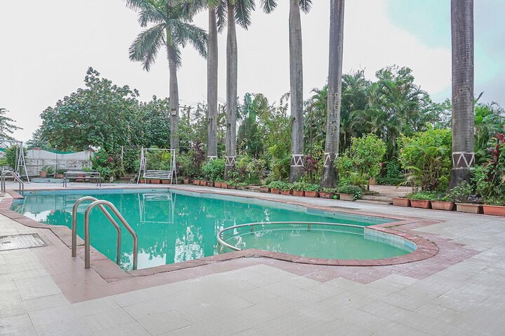 Hotel with Pool