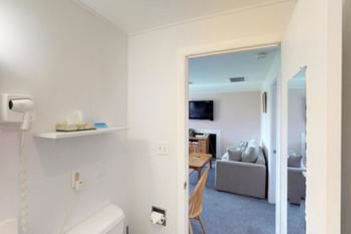Room 14 of 171