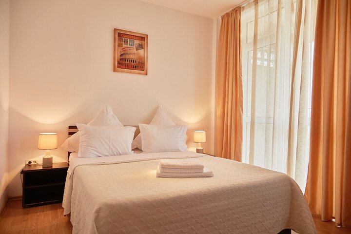 Room 16 of 230